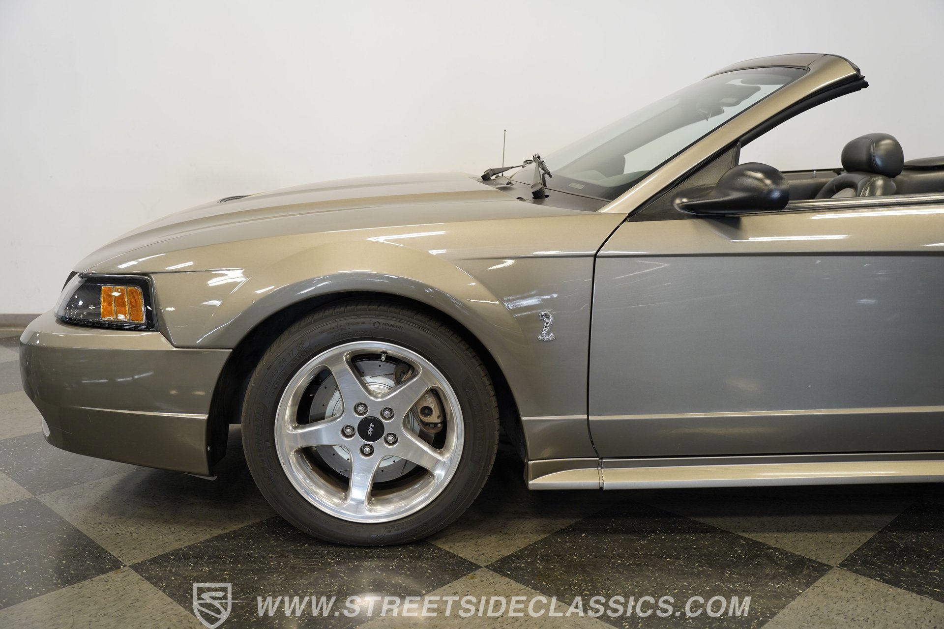 Used 2001 Ford Mustang Cobra RWD image 24