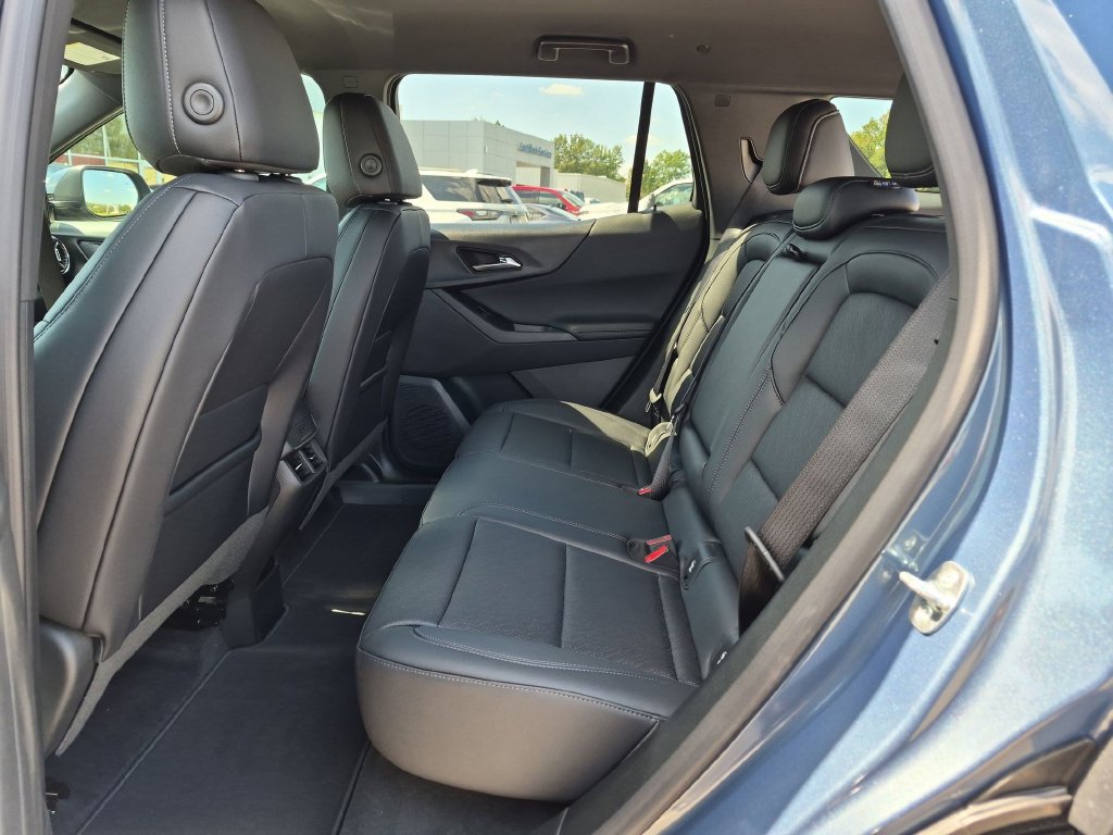 New 2027 Chevrolet Equinox LT w/ Convenience Package II FWD image 31