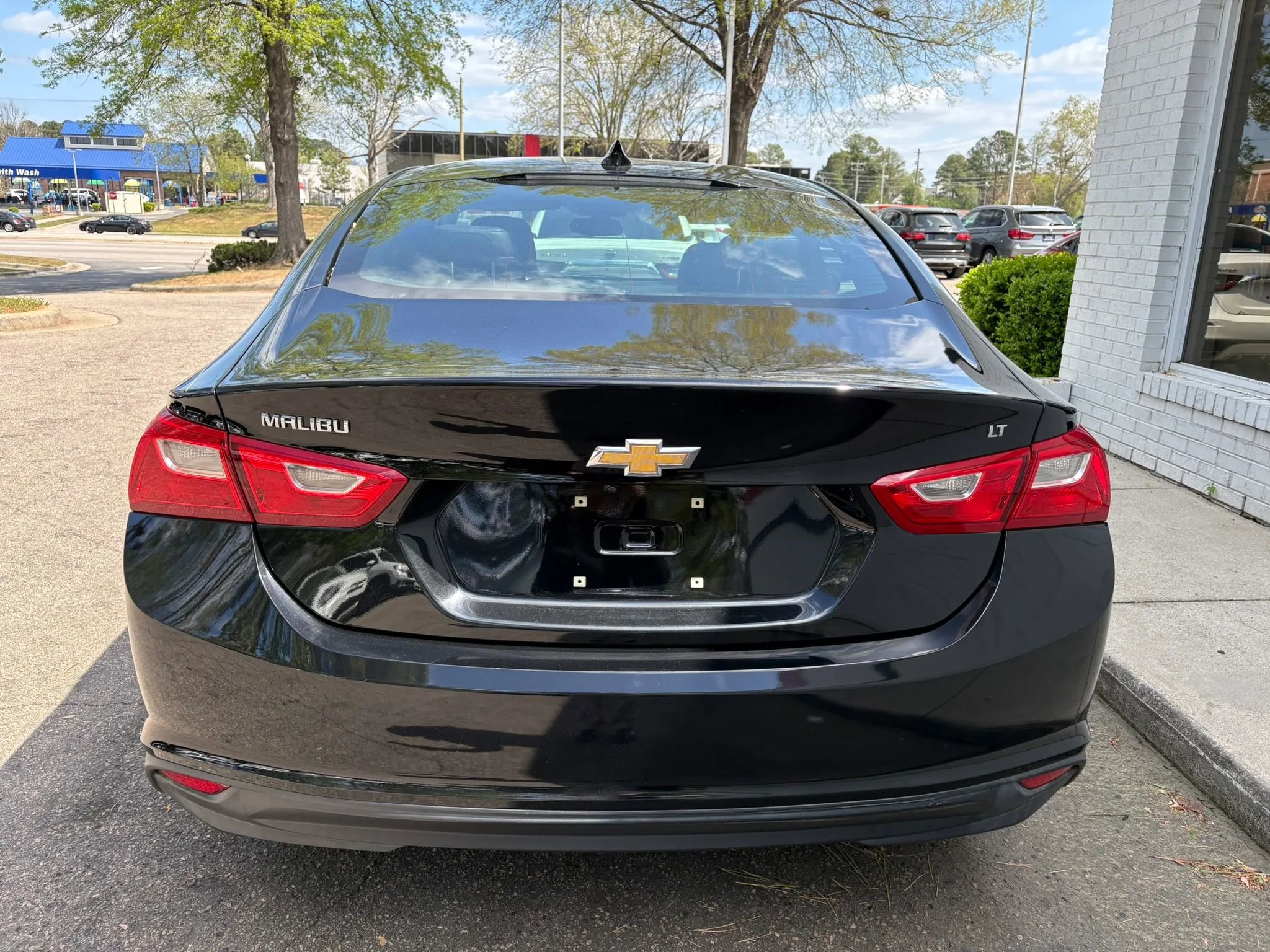 Used 2017 Chevrolet Malibu LT w/ Leather Package image 7