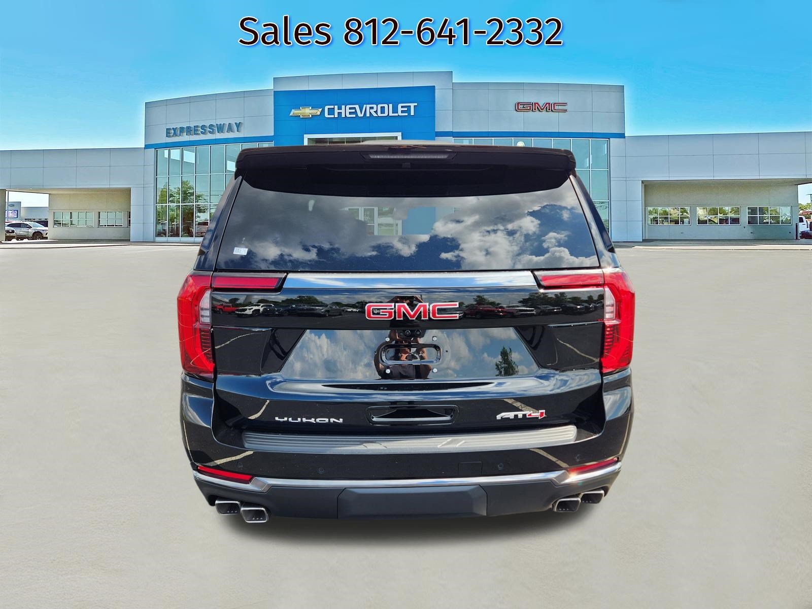 New 2026 GMC Yukon XL AT4 w/ AT4 Premium Package AWD/4WD image 4
