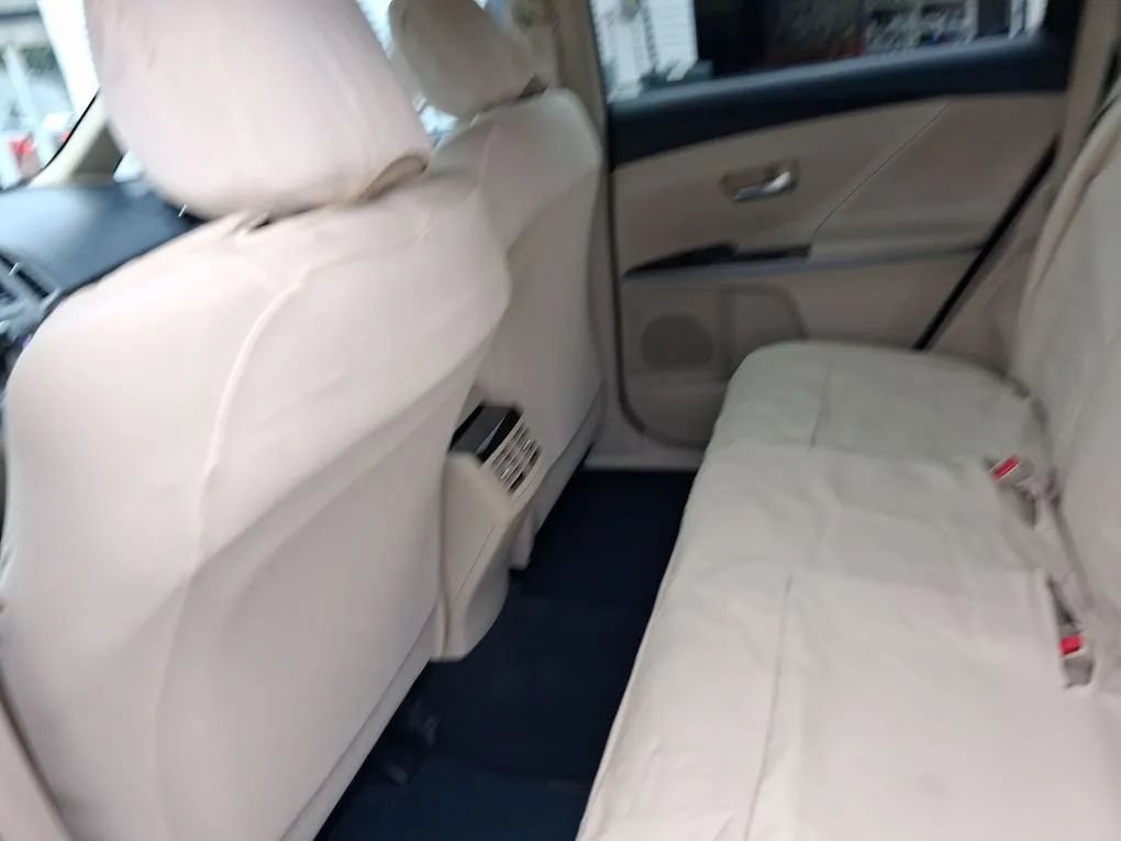 Used 2012 Toyota Venza LE w/ LE Convenience Pkg FWD image 20