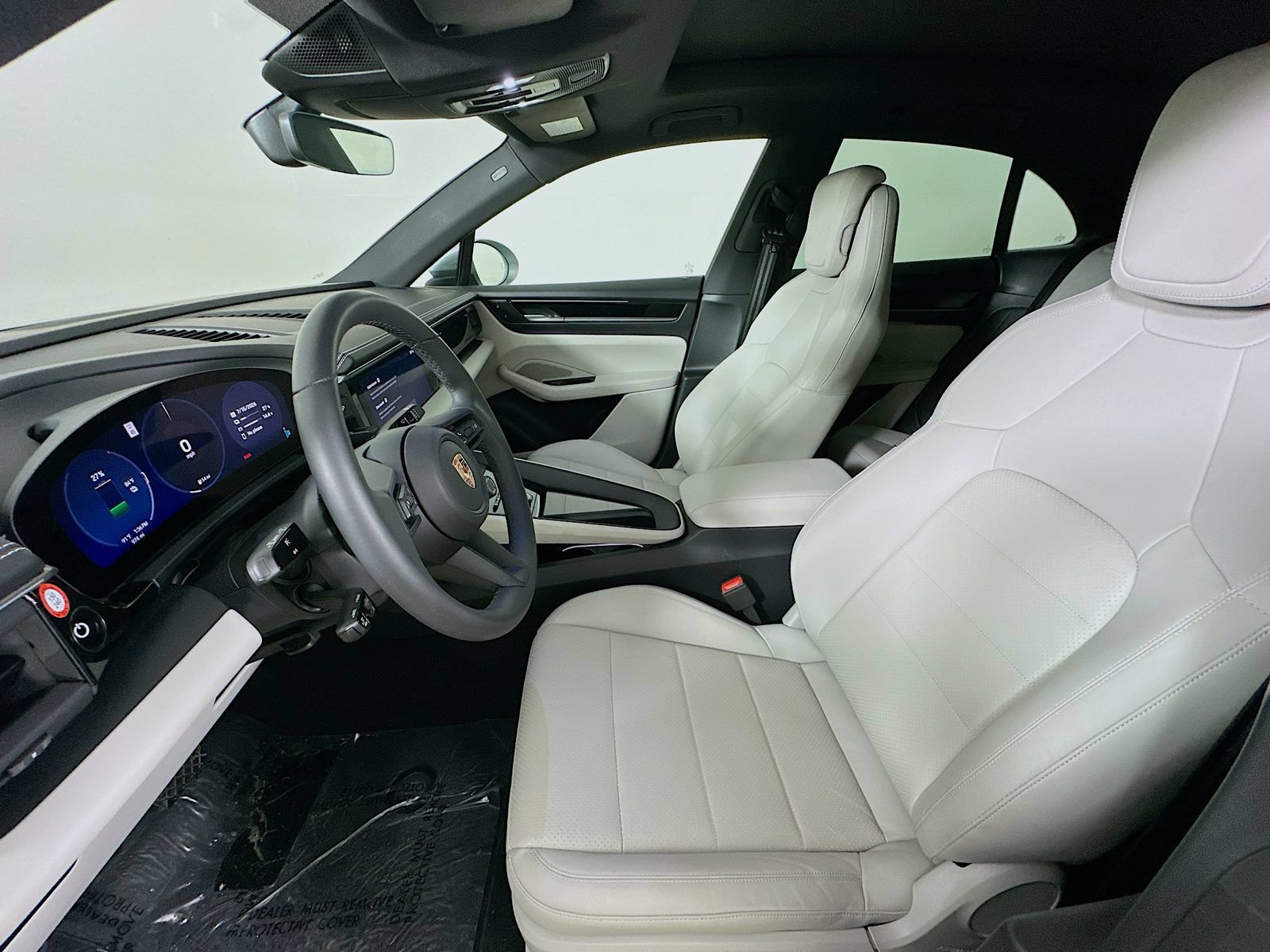Used 2025 Porsche Macan 4 Electric AWD/4WD image 34