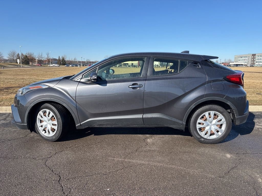 Used 2019 Toyota C-HR LE image 5