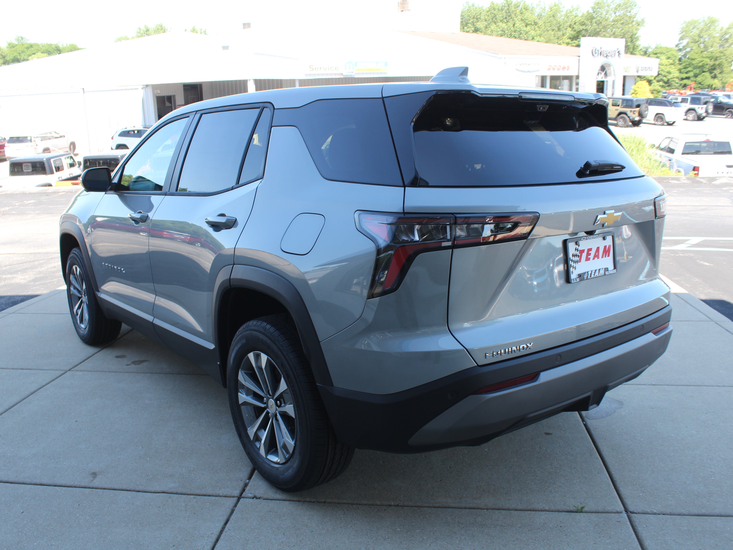 New 2026 Chevrolet Equinox LT w/ Safety and Technology Package FWD image 5