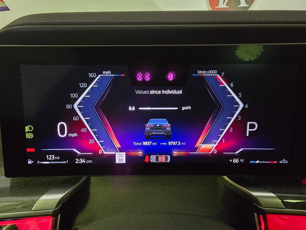 Used 2024 BMW 760i xDrive w/ Executive Package image 24