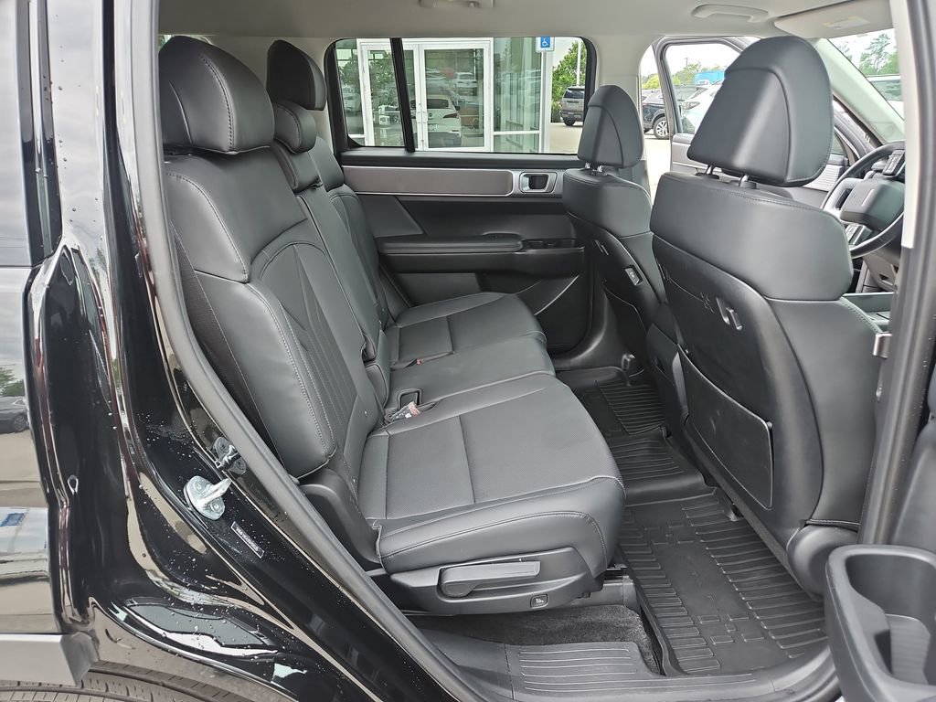 Used 2025 Hyundai Santa Fe SEL FWD image 32