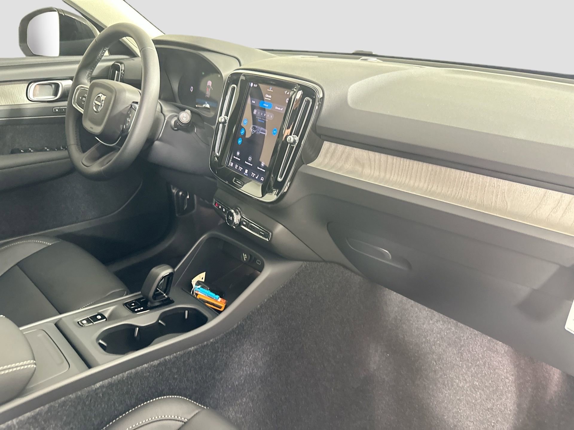 New 2026 Volvo XC40 B4 Core image 29