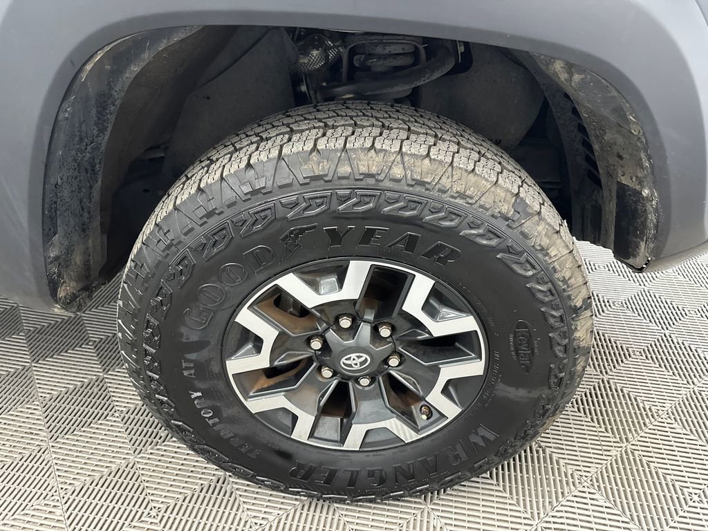 Used 2016 Toyota Tacoma TRD Off-Road w/ Towing Package image 10