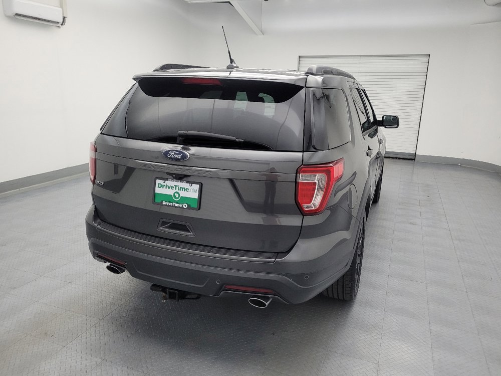 Used 2018 Ford Explorer XLT w/ Equipment Group 202A FWD image 7