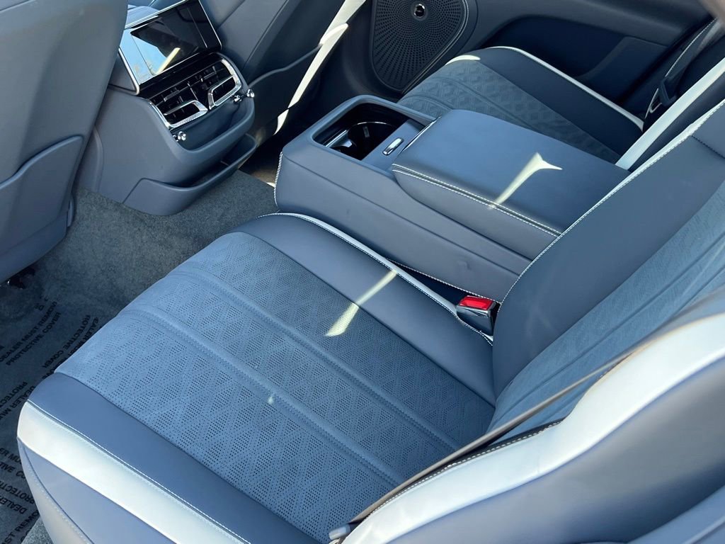 Used 2025 Bentley Flying Spur Plug-In Hybrid image 21
