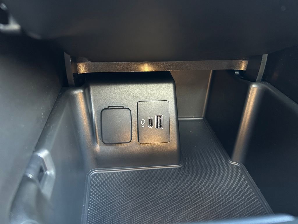 Used 2025 Ford Explorer ST AWD/4WD image 36