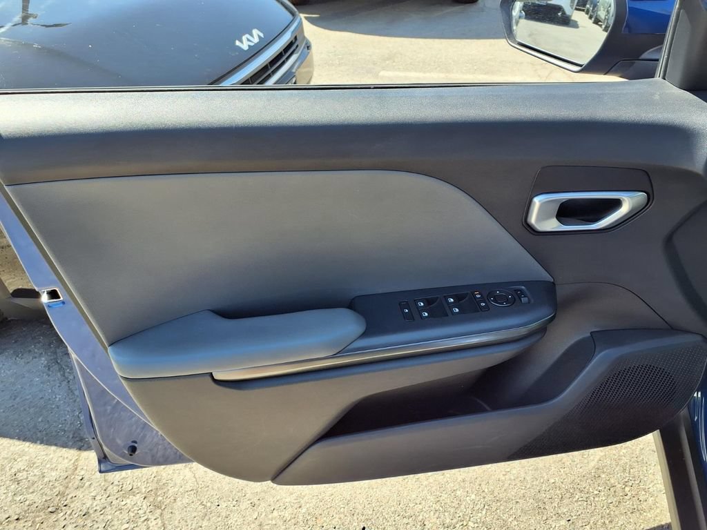 Used 2025 Kia K4 FWD image 14