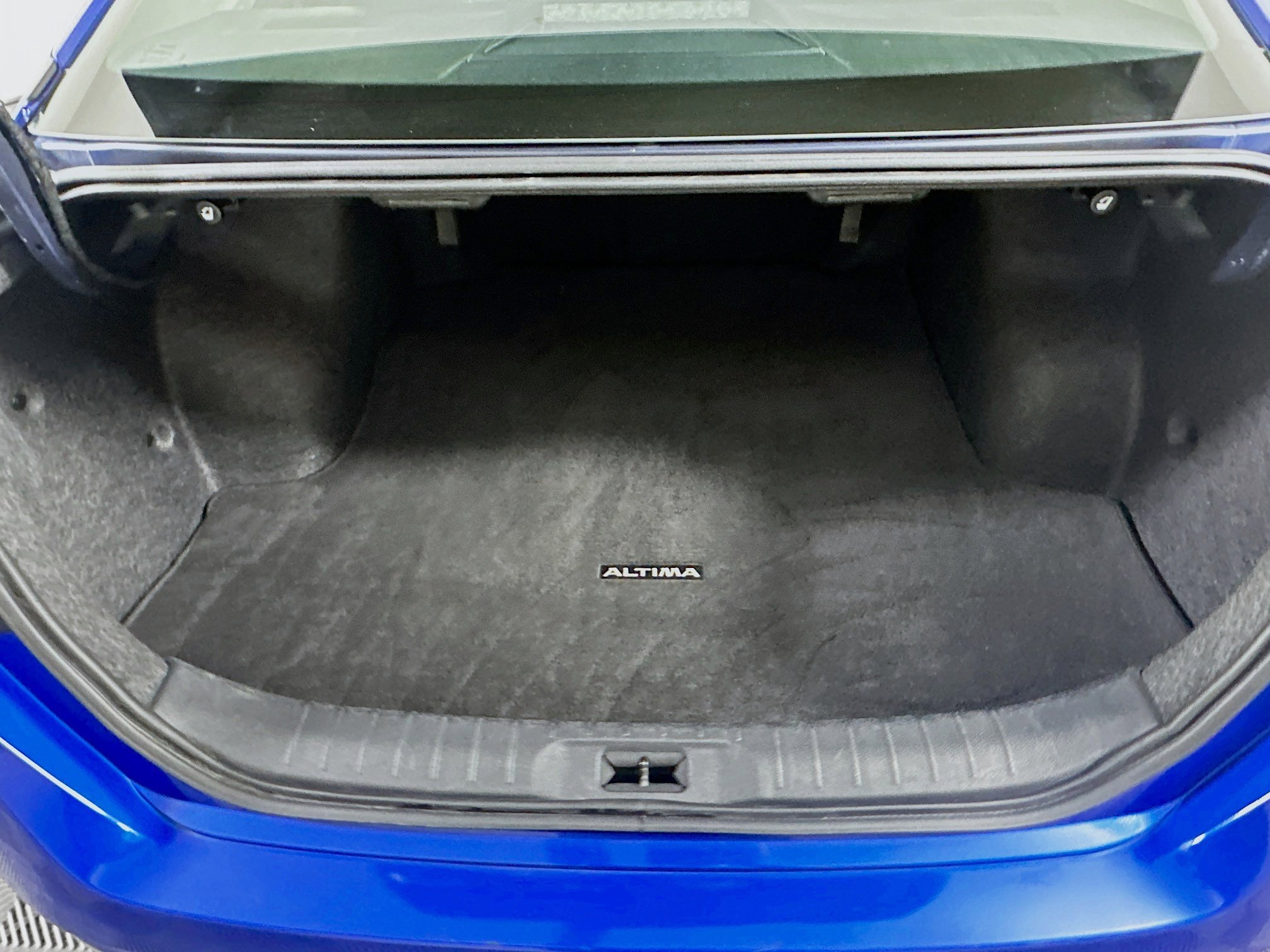Used 2025 Nissan Altima 2.5 SV FWD image 27