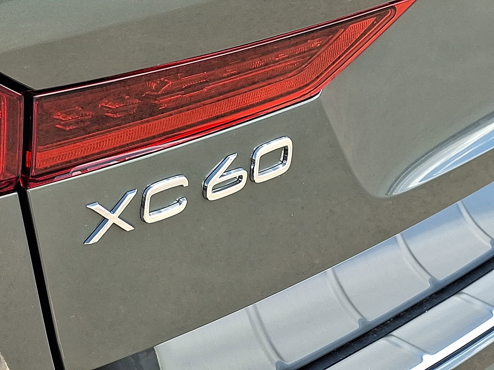 New 2026 Volvo XC60 B5 Plus w/ Protection Package Premier image 23