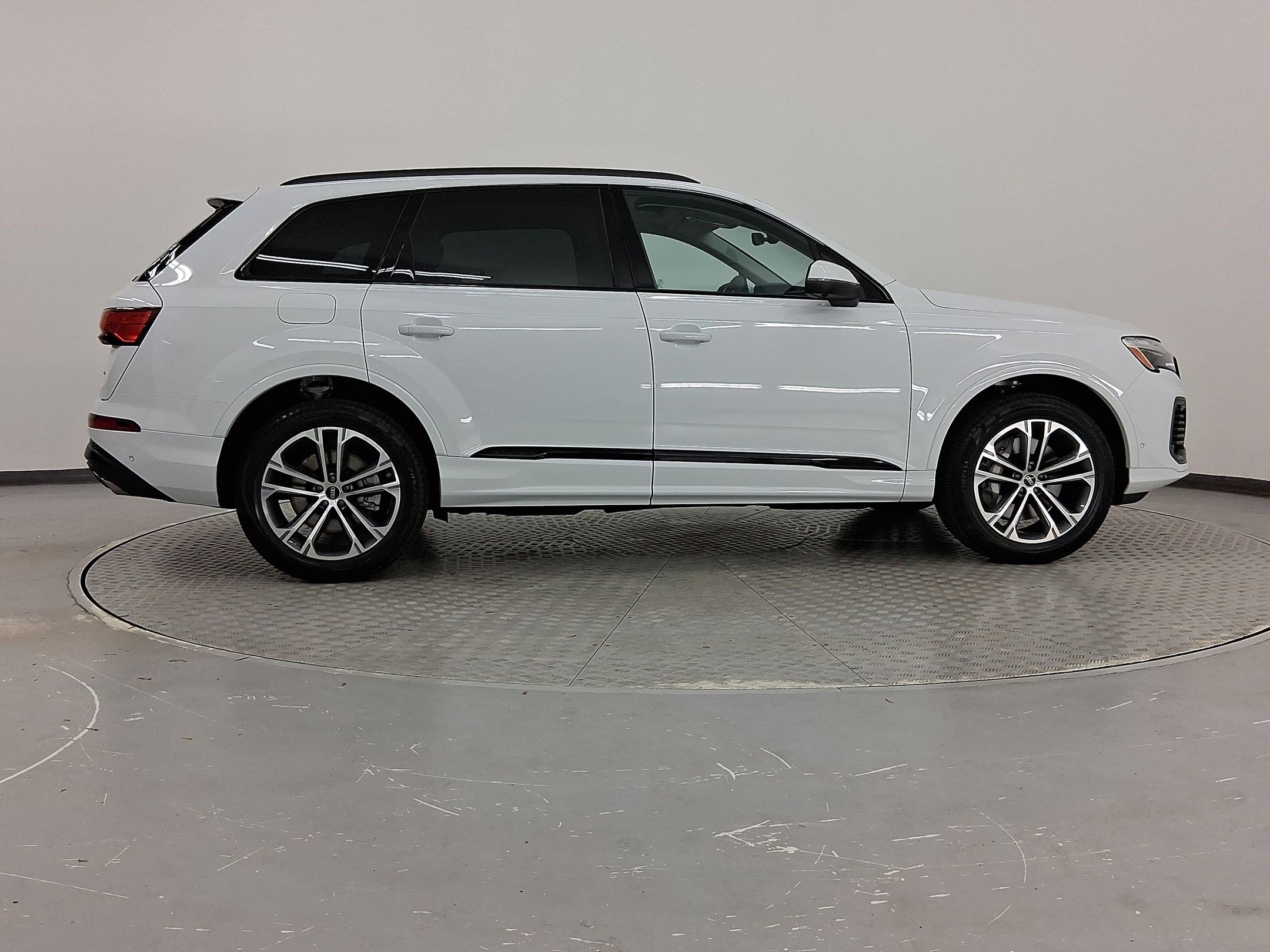 New 2026 Audi Q7 3.0T Premium image 8
