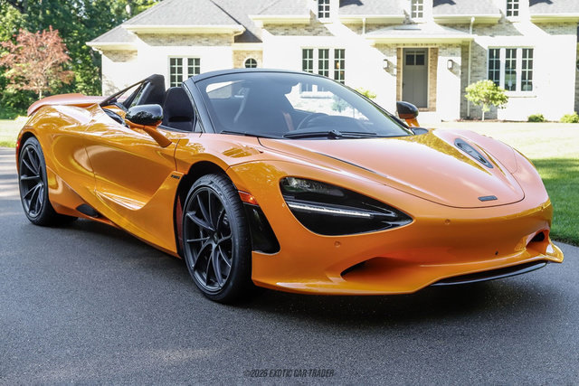 Used 2026 McLaren 750S Spider RWD image 12