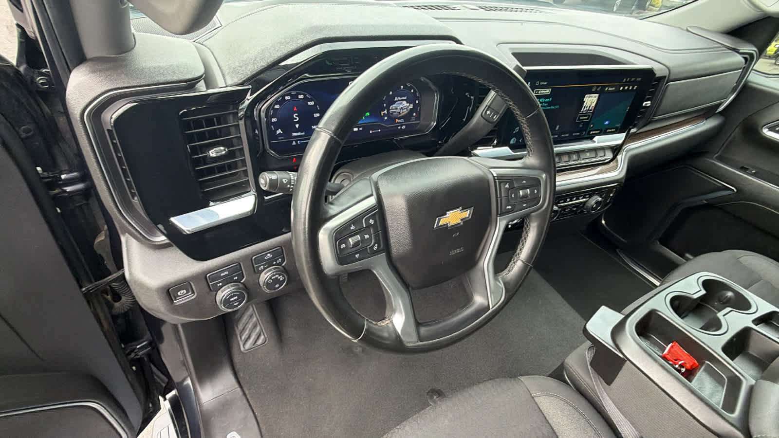 Used 2024 Chevrolet Silverado 1500 LT w/ Protection Package AWD/4WD image 10