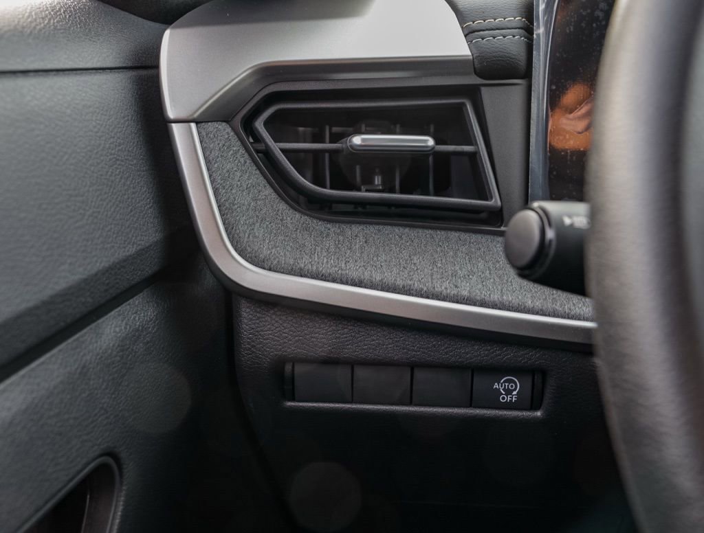 New 2026 Nissan Kicks SV image 32