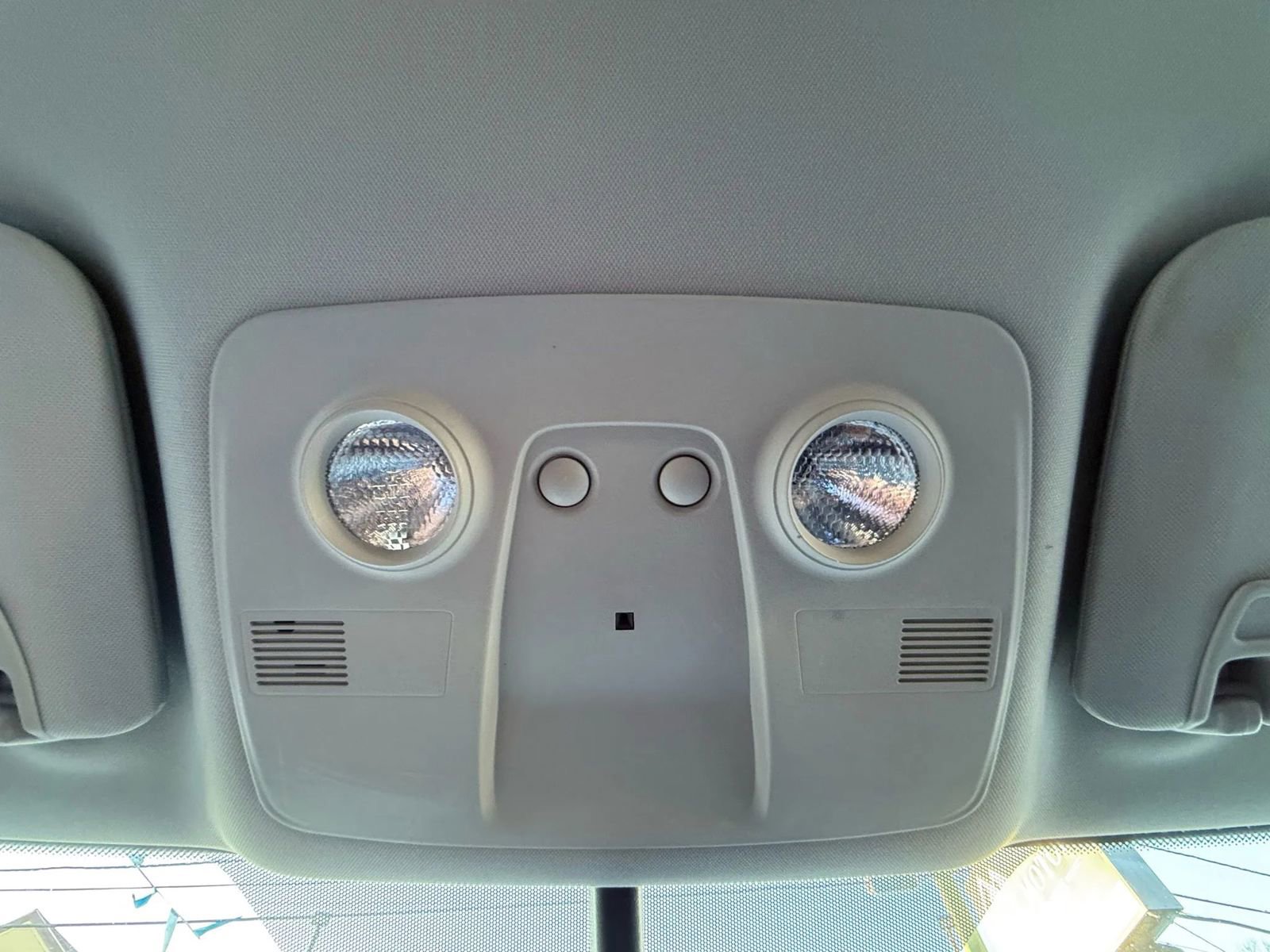 Used 2016 GMC Acadia SLE image 38