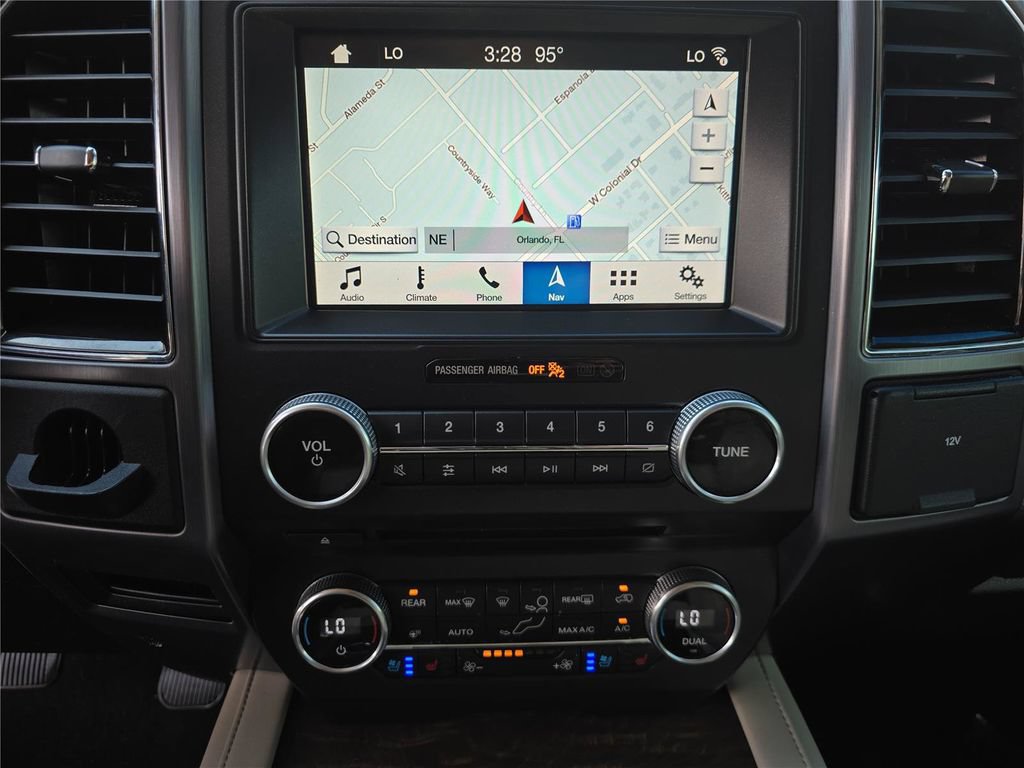 Used 2018 Ford Expedition Platinum RWD image 21