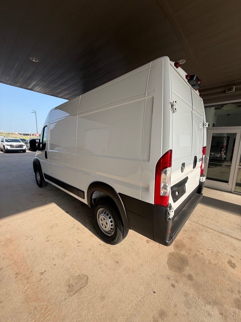 Used 2025 RAM ProMaster 2500 w/ Convenience Group FWD image 5