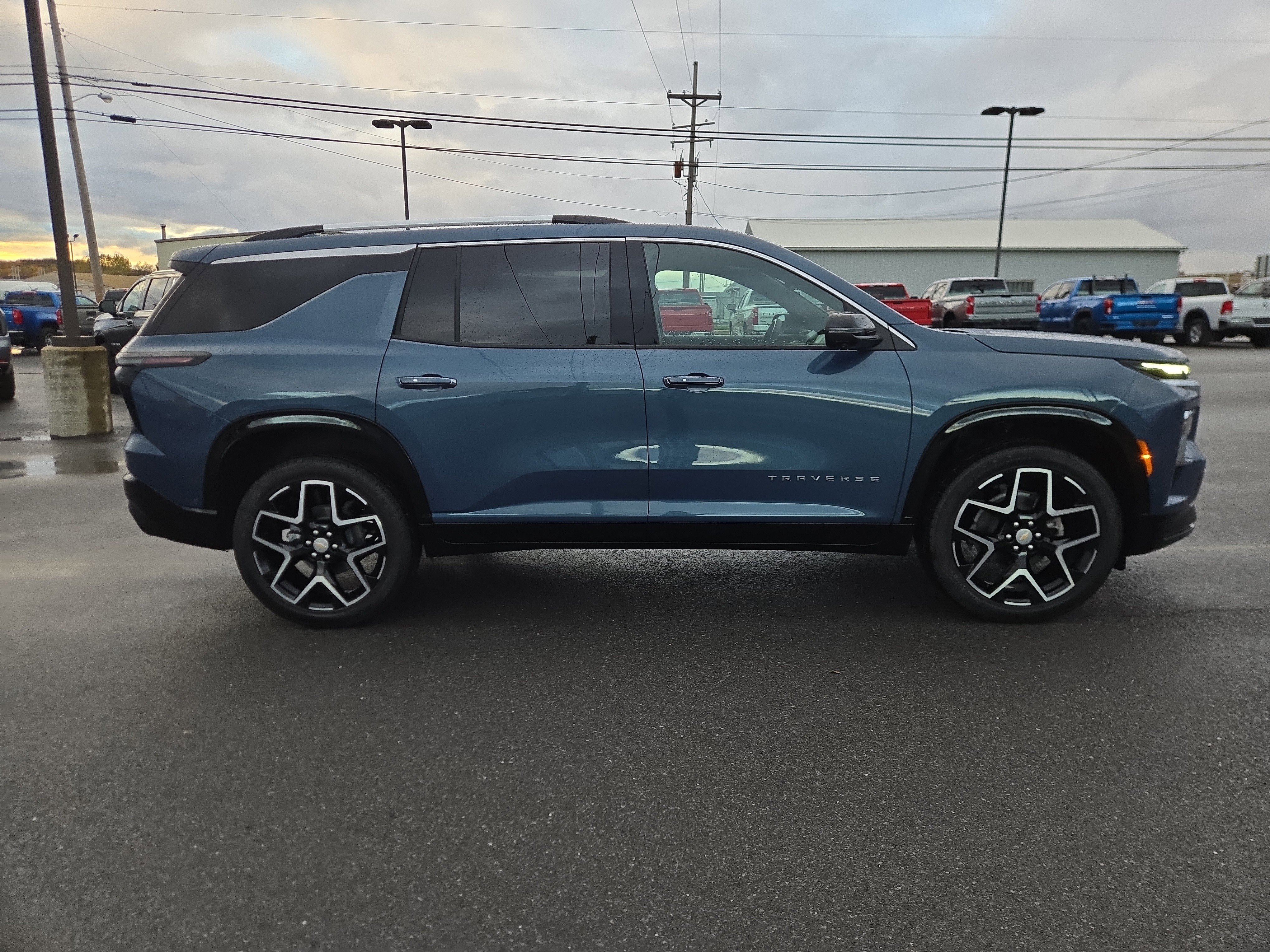 New 2026 Chevrolet Traverse High Country w/ LPO, Floor Liner Package image 2