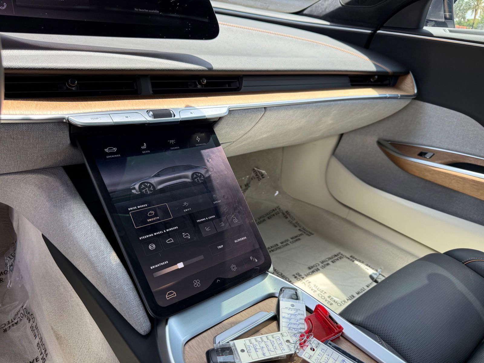 Used 2024 Lucid Air Touring AWD/4WD image 34