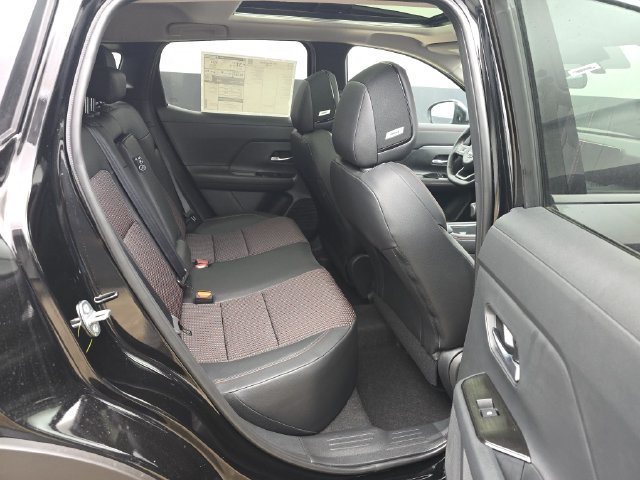 New 2027 Nissan Kicks SR w/ SR Premium Package FWD image 19