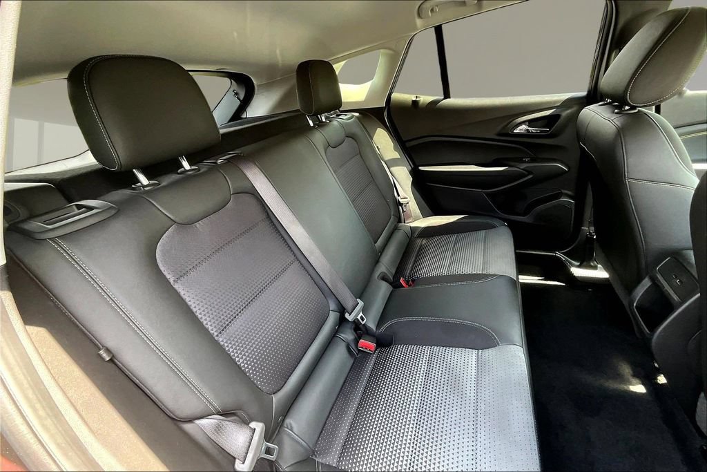 Used 2025 Chevrolet Trax LT FWD image 21