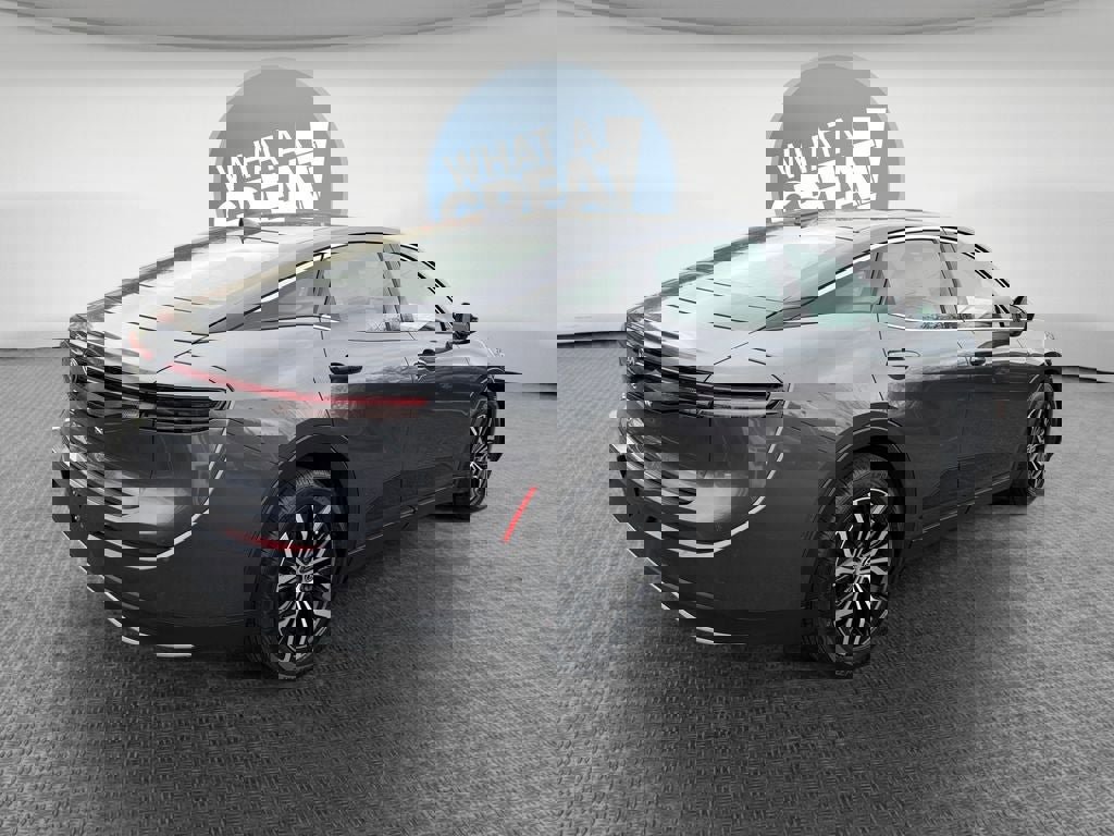 Certified 2023 Toyota Crown XLE image 3