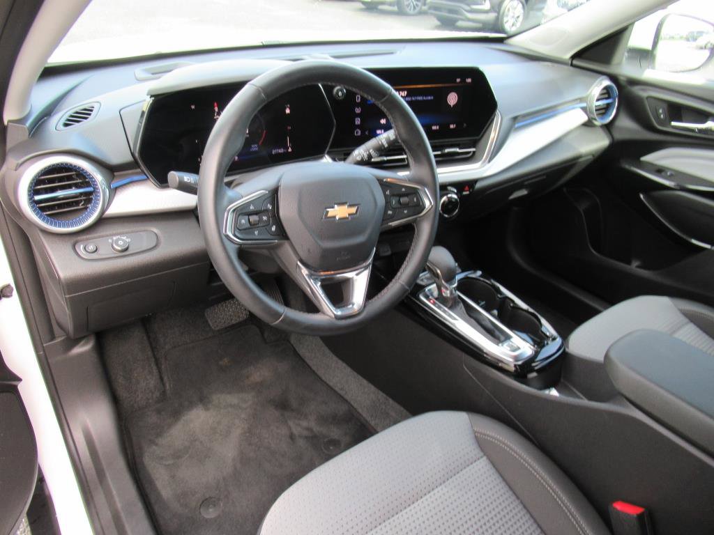 Used 2024 Chevrolet Trax LT w/ Driver Confidence Package image 15