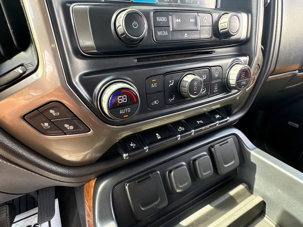 Used 2018 Chevrolet Silverado 1500 High Country image 25