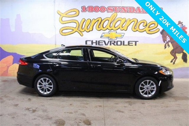Used 2020 Ford Fusion SE image 1