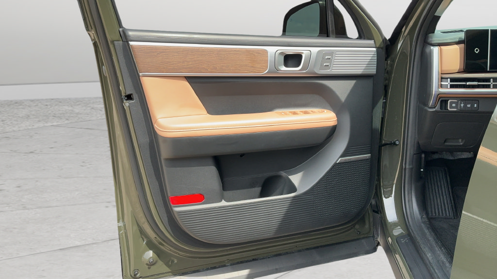Used 2025 Hyundai Santa Fe Limited FWD image 18