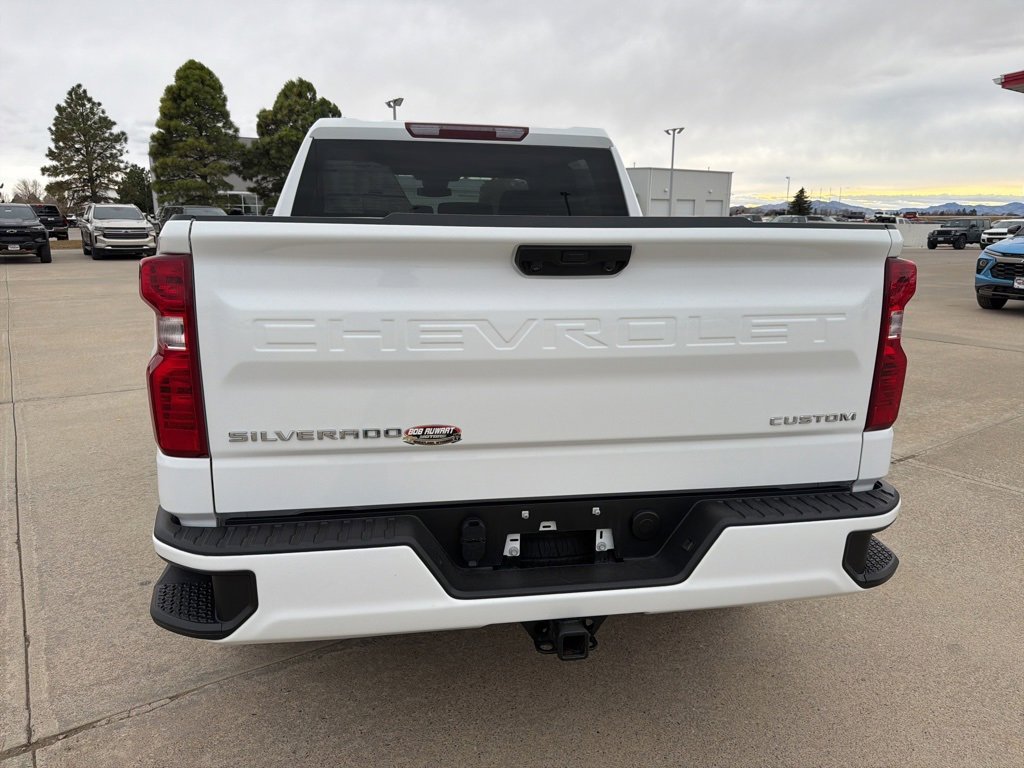 Used 2024 Chevrolet Silverado 1500 Custom image 4