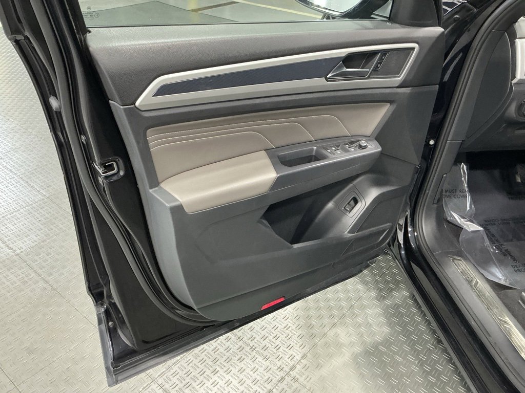 Used 2021 Volkswagen Atlas Cross Sport SEL image 25