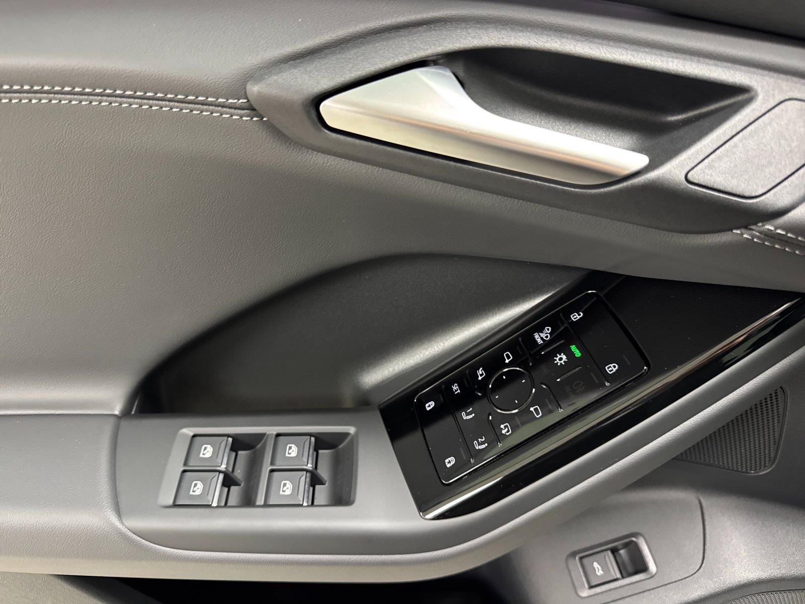 New 2027 Audi SQ6 e-tron Premium Plus AWD/4WD image 10