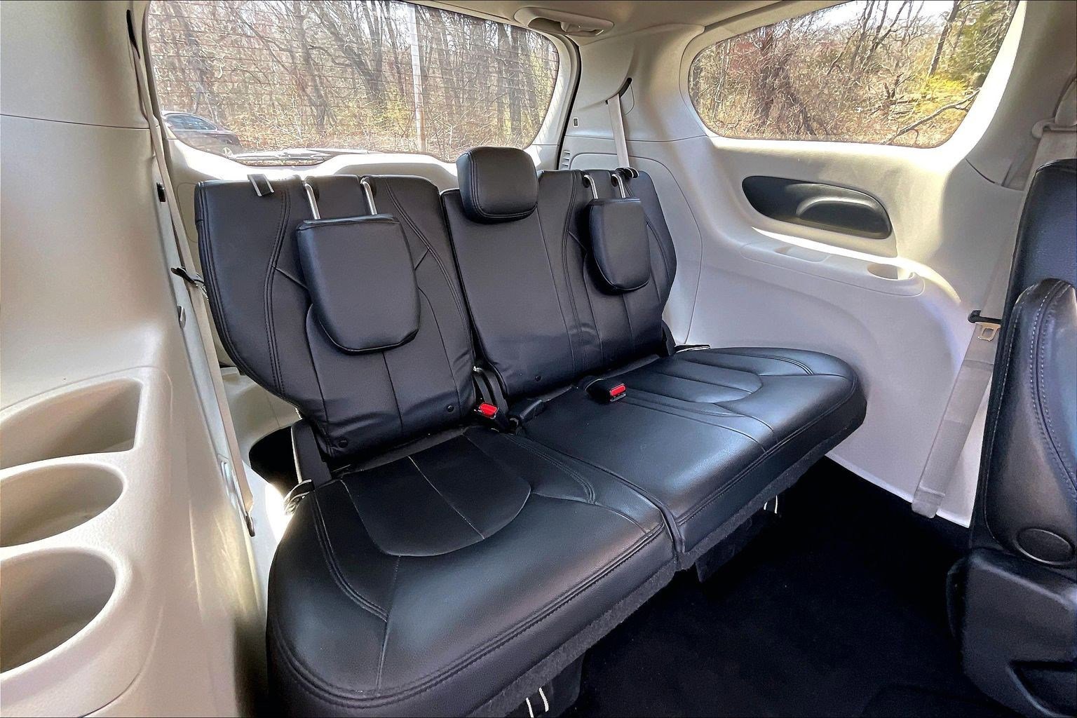 Certified 2022 Chrysler Voyager LX w/ Fleet Security Group image 25