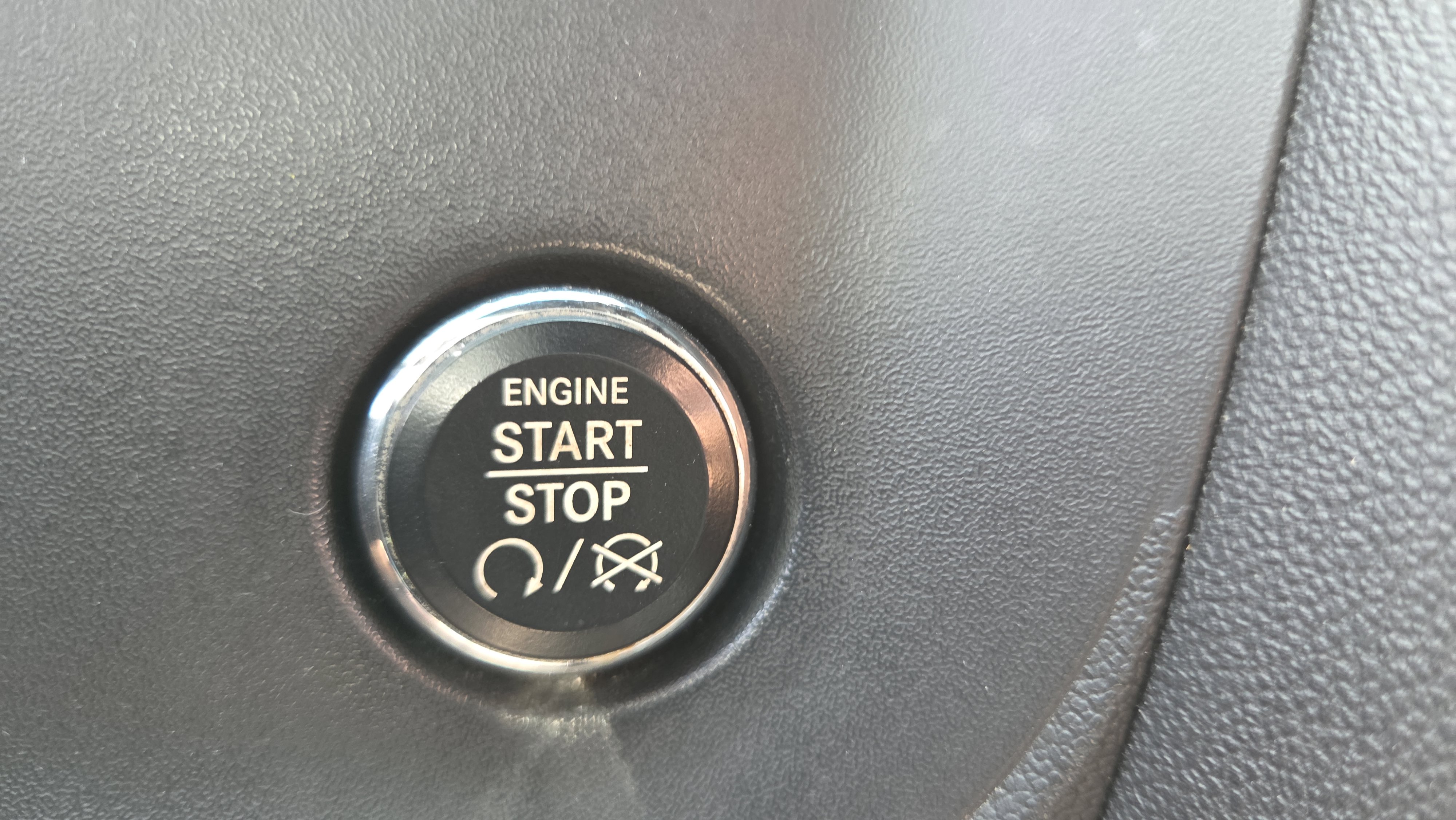 Used 2013 Dodge Challenger R/T image 27