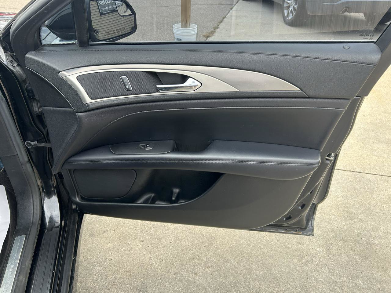 Used 2017 Lincoln MKZ Premiere FWD image 16