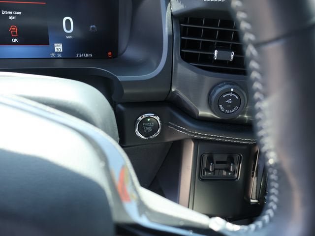 Used 2023 Ford F150 Lightning Platinum AWD/4WD image 34