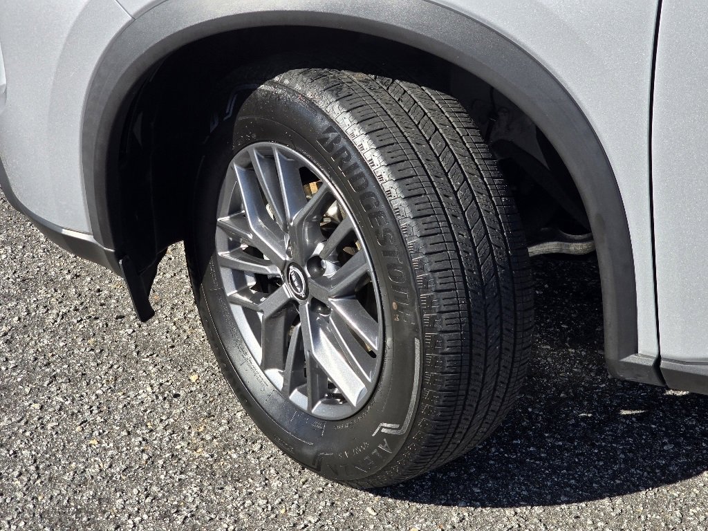 Used 2024 Nissan Rogue S image 27