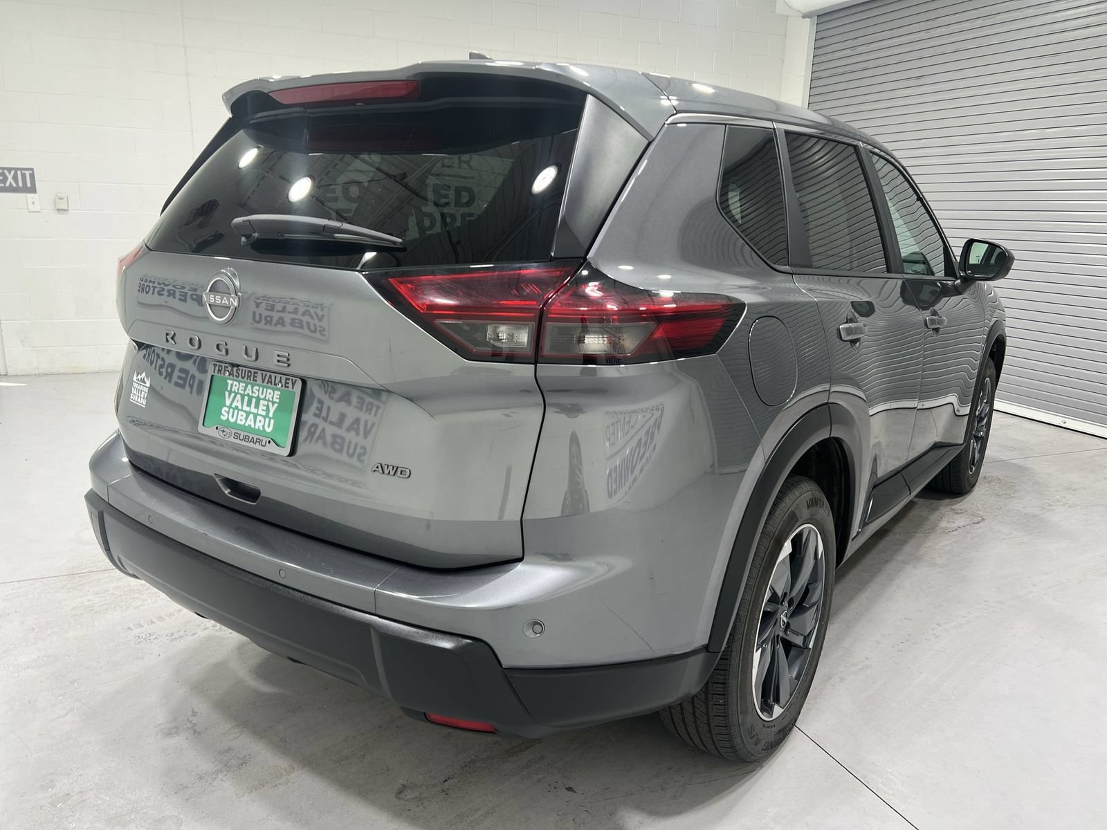Used 2025 Nissan Rogue SV AWD/4WD image 8