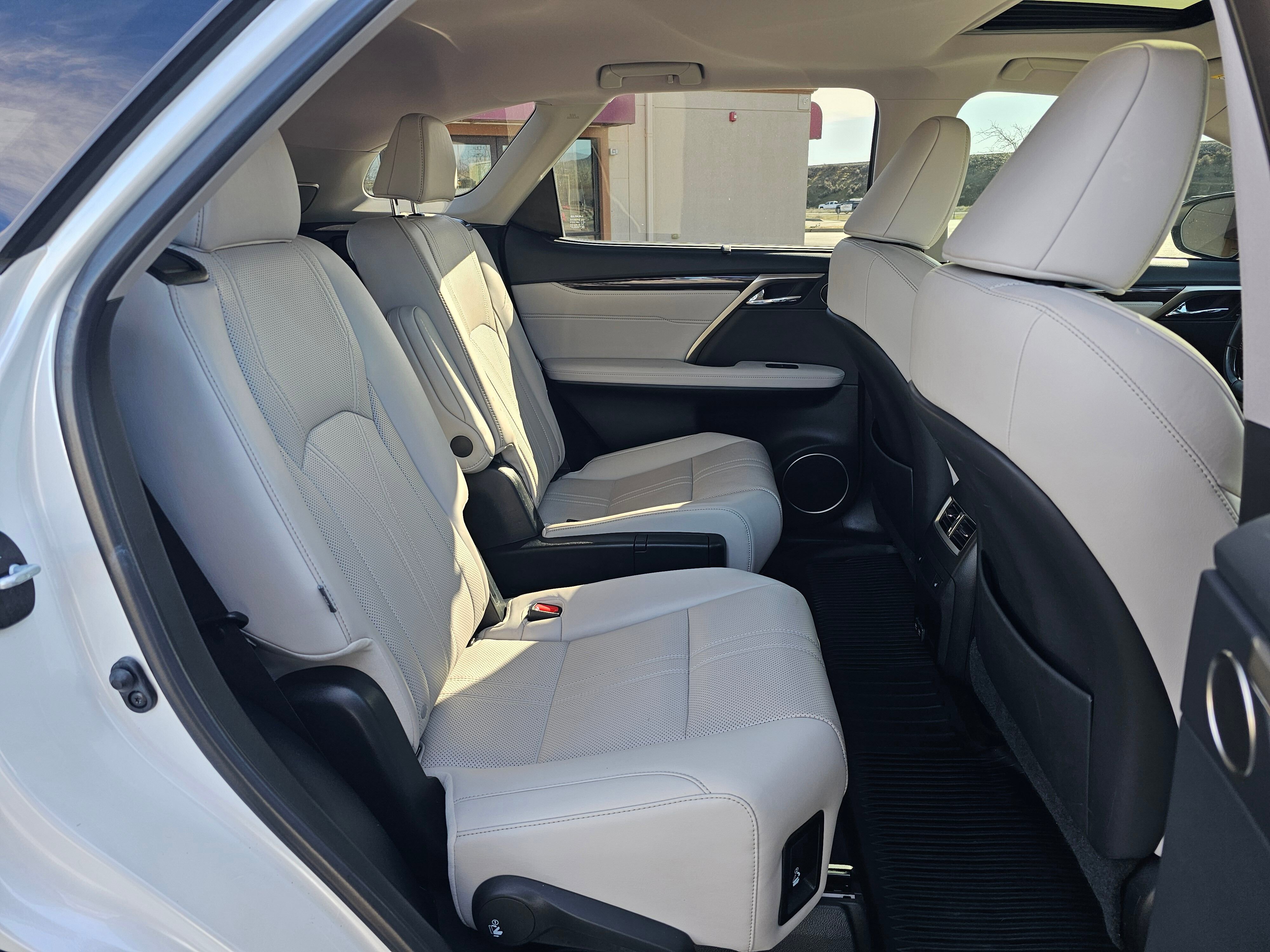 Used 2020 Lexus RX 350L Luxury w/ Accessory Package image 47