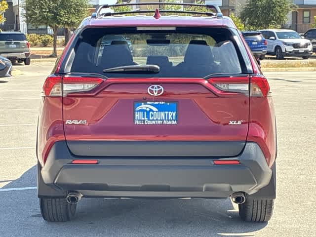 Used 2023 Toyota RAV4 XLE Premium FWD image 5