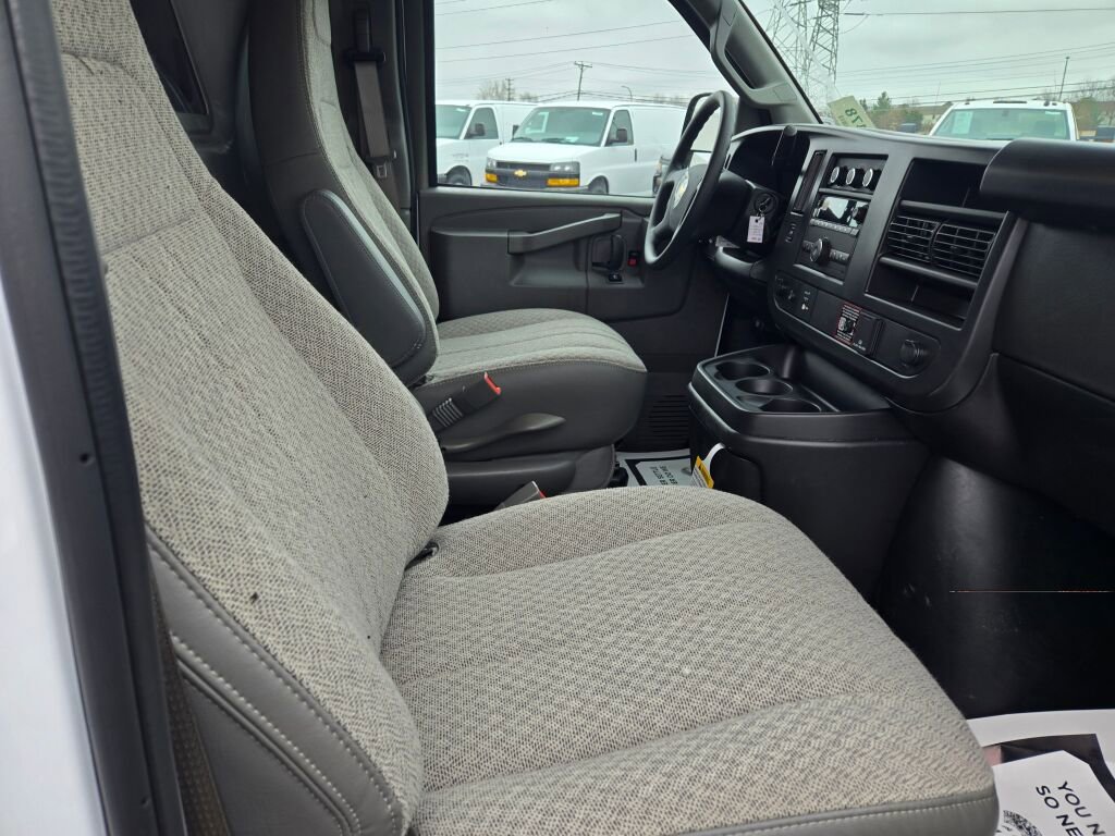 New 2026 Chevrolet Express 2500 w/ Driver Convenience Package image 4