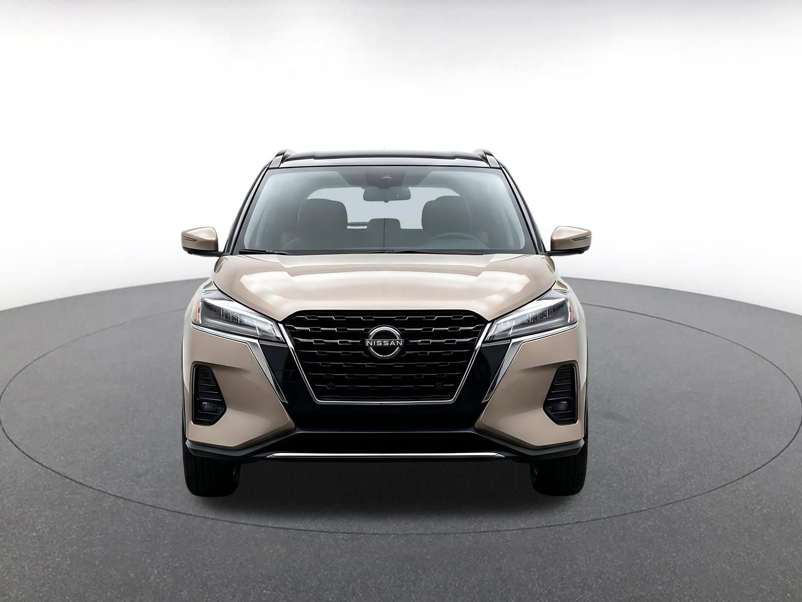 Used 2026 Nissan Kicks SR FWD image 2