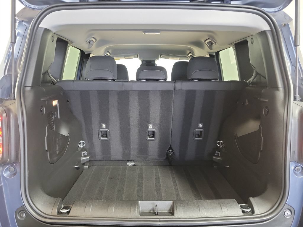 Used 2022 Jeep Renegade Latitude AWD/4WD image 25