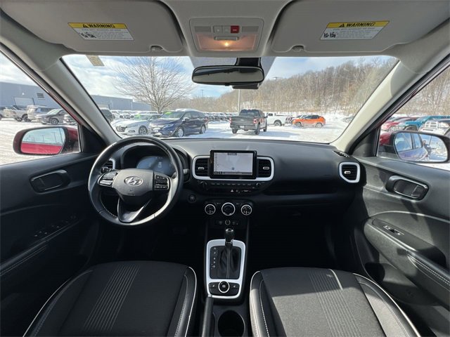 Used 2023 Hyundai Venue Limited image 14
