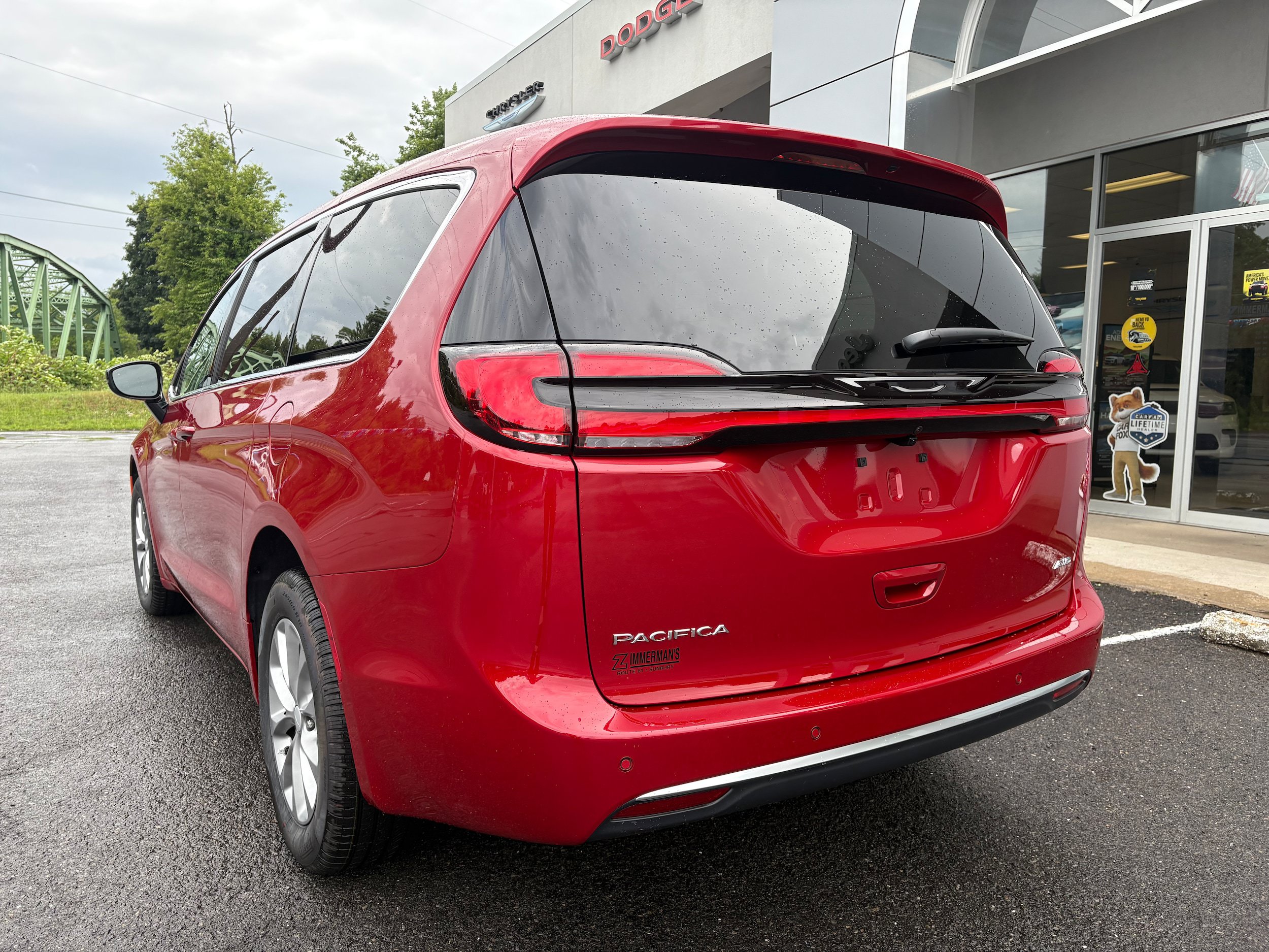 New 2027 Chrysler Pacifica Select AWD/4WD image 9